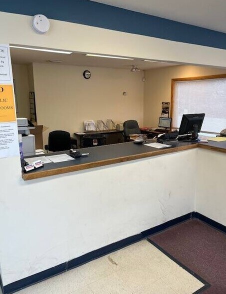 More Photos Of 3313 Seneca Tpke, Canastota Service For Lease