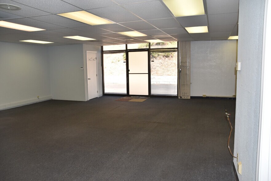 More Photos Of 5115 Douglas Fir Rd, Calabasas Warehouse For Lease