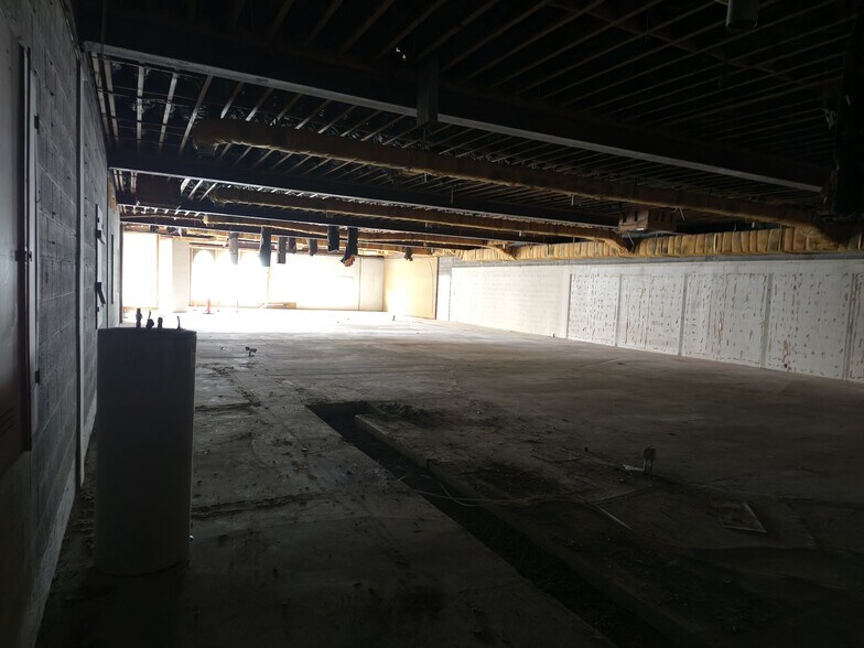 More Photos Of 101 N 3rd St, Yakima Freestanding For Sale