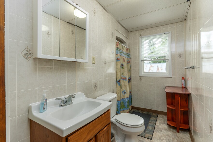 More Photos Of 229 E Lake Emily Rd, Crystal Falls Trailer Camper Park For Sale