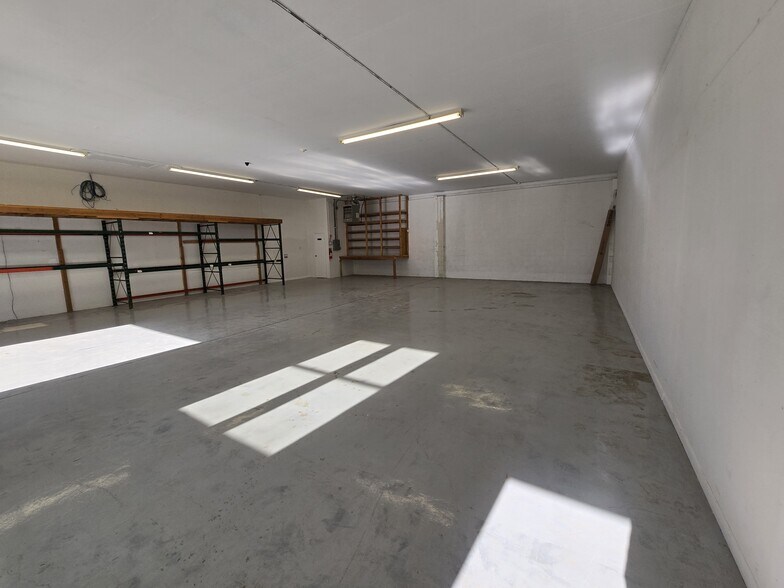 More Photos Of 3212 State Route 94, Franklin Light Manufacturing For Lease