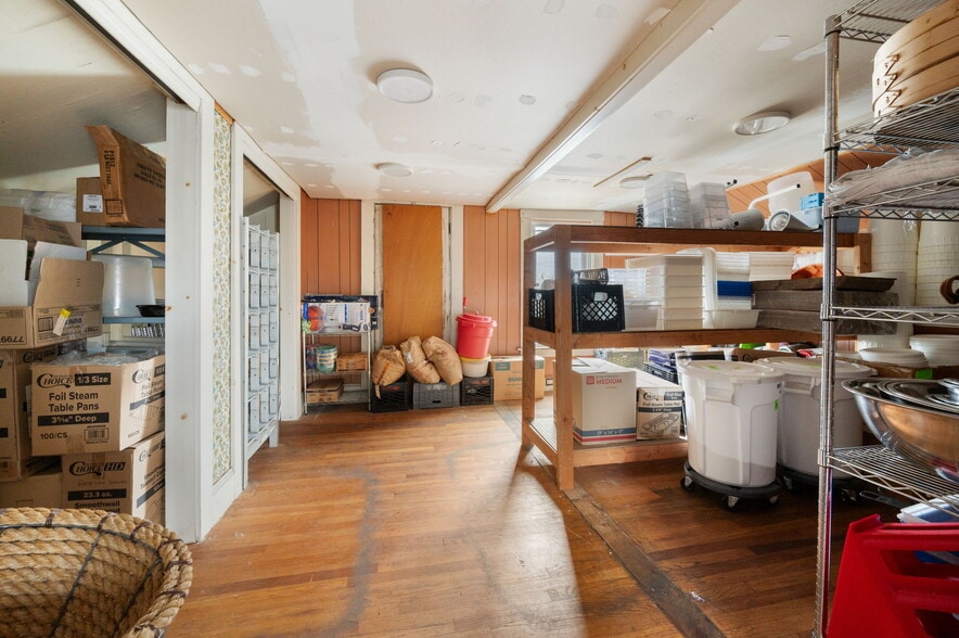 More Photos Of 17 S Main St, Brooklyn Freestanding For Sale