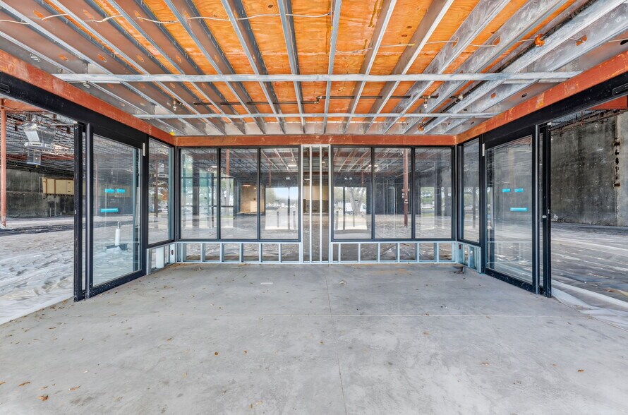 More Photos Of 2519 N McMullen Booth Rd, Clearwater Freestanding For Lease