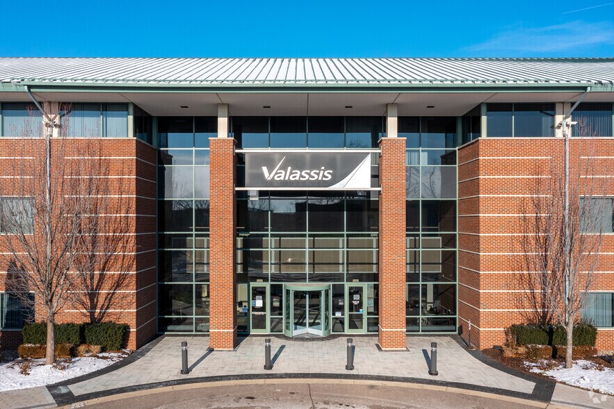 More Photos Of 19975 Victor Pky, Livonia Office For Lease