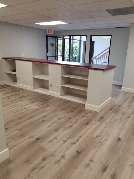 More Photos Of 2700-2730 N Temple Ave, Long Beach Light Manufacturing For Lease