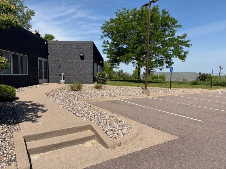 More Photos Of 4155 Old Sibley Memorial Hwy, Eagan Research And Development For Sale