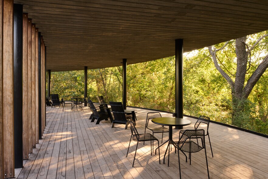 More Photos Of 1017 Springdale Rd, Austin Unknown For Lease