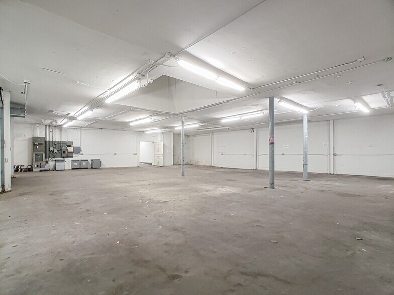 More Photos Of 3408 Trinity St, Los Angeles Warehouse For Sale