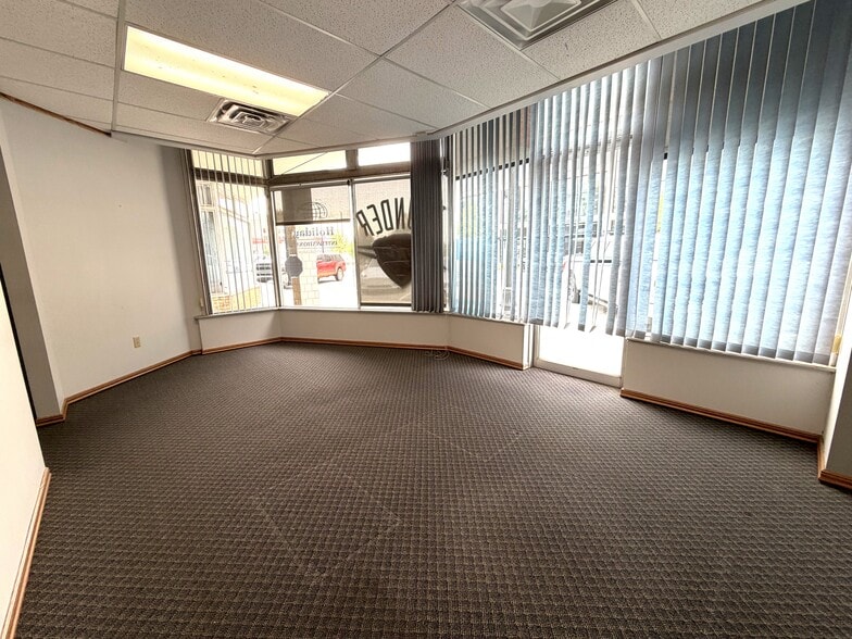 More Photos Of 607 N Broadway Ave, Oklahoma City Office For Sale