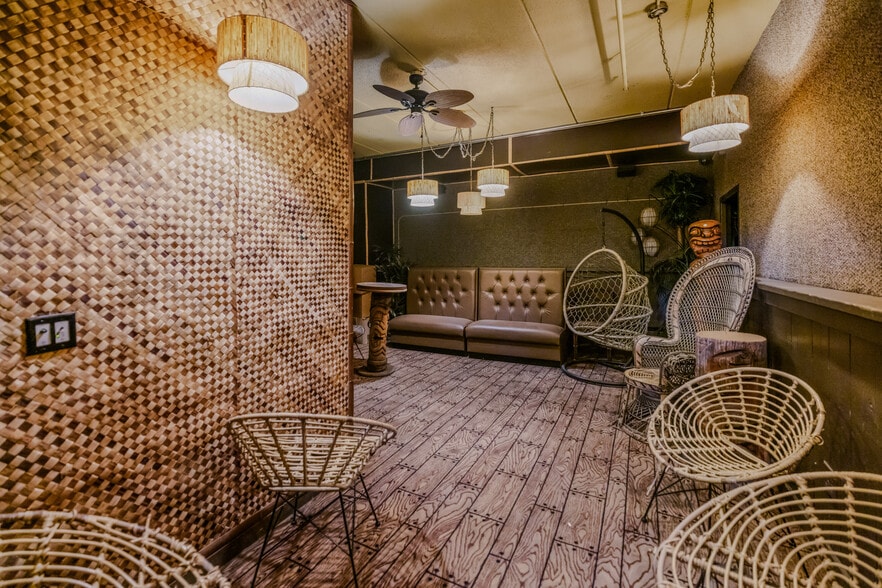More Photos Of 1900 & 1924 Marshall St NE, Minneapolis Restaurant For Sale