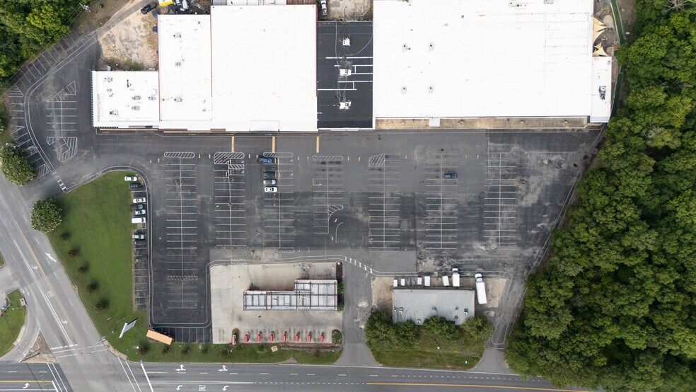 More Photos Of 2091 J A Cochran Byp, Chester Supermarket For Lease