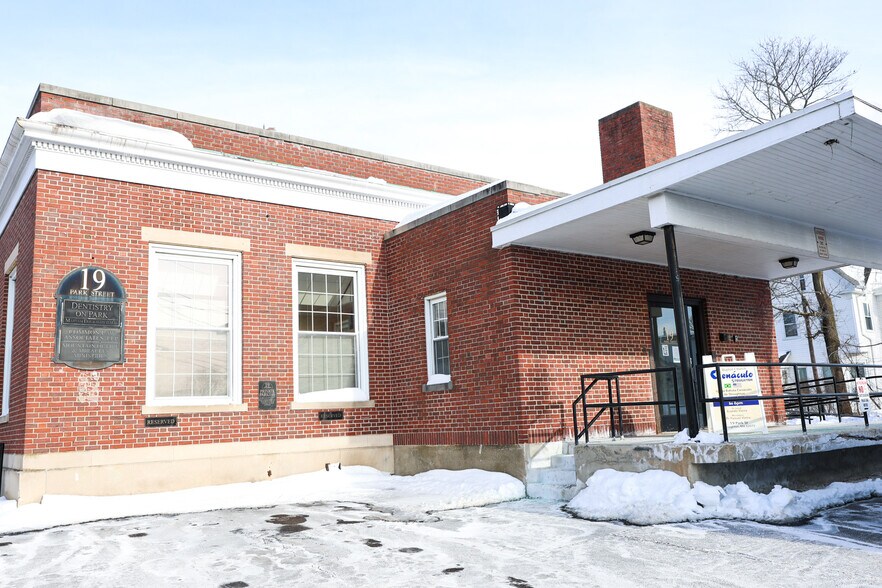 More Photos Of 19-23 Park St, Stoughton Office For Lease