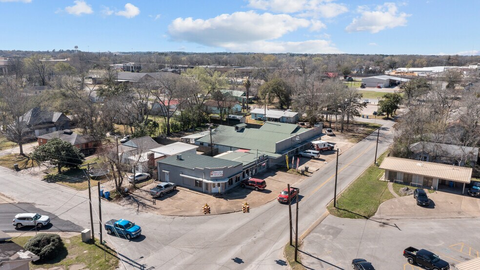 Primary Photo Of 815 N 3rd St, Lufkin Storefront Retail Office For Sale