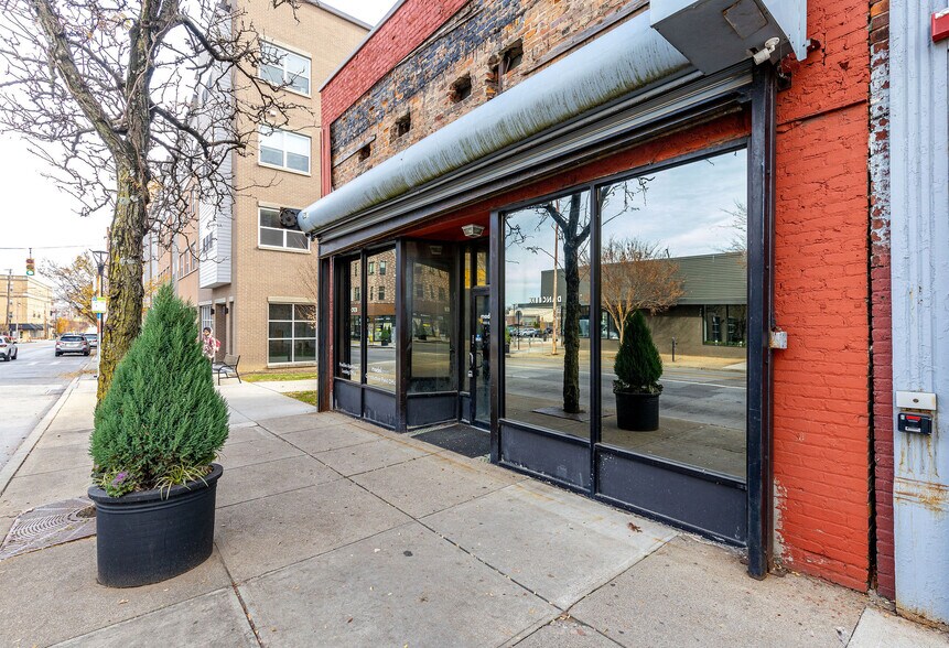 More Photos Of 925 E McMillan St, Cincinnati Storefront Retail Office For Lease