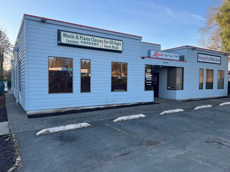 More Photos Of 16725 SE McLoughlin Blvd, Milwaukie Convenience Store For Sale