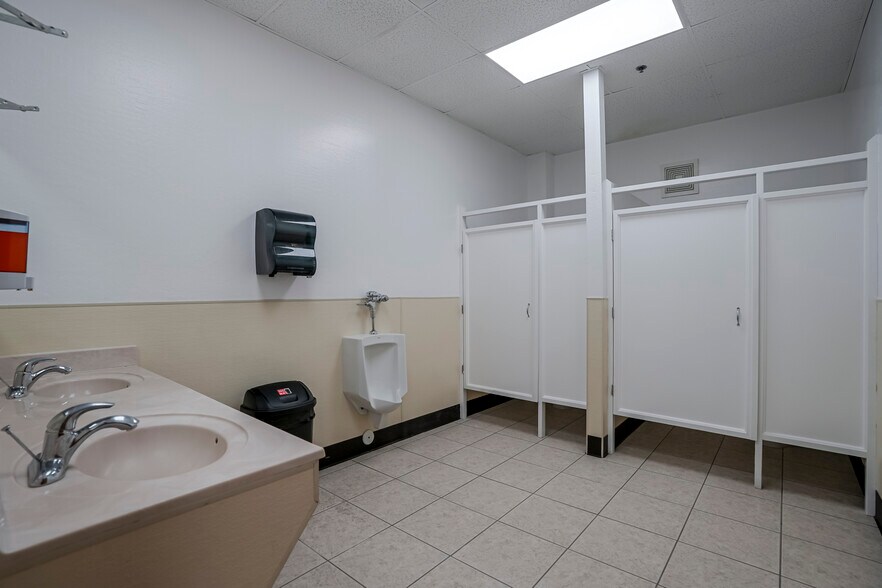 More Photos Of 1581 Boyles Way, Camp Verde Manufacturing For Sale