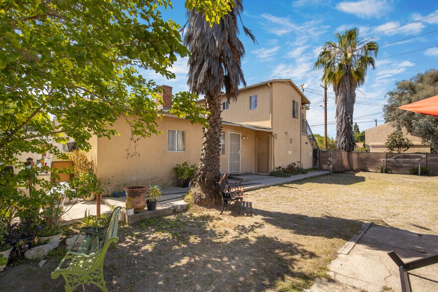More Photos Of 11234 Hatteras St, North Hollywood Apartments For Sale