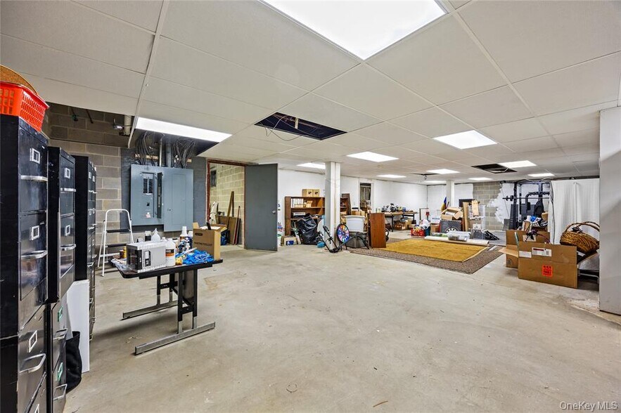 More Photos Of 1171 Old Country Rd, Plainview Medical For Sale