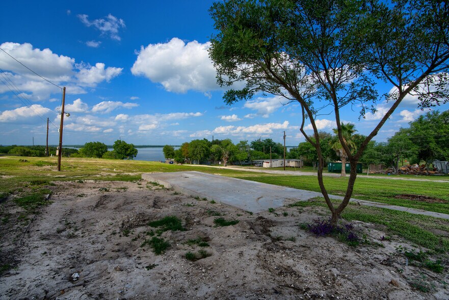 More Photos Of 101 Campbell Rd 3, Sandia Trailer Camper Park For Sale