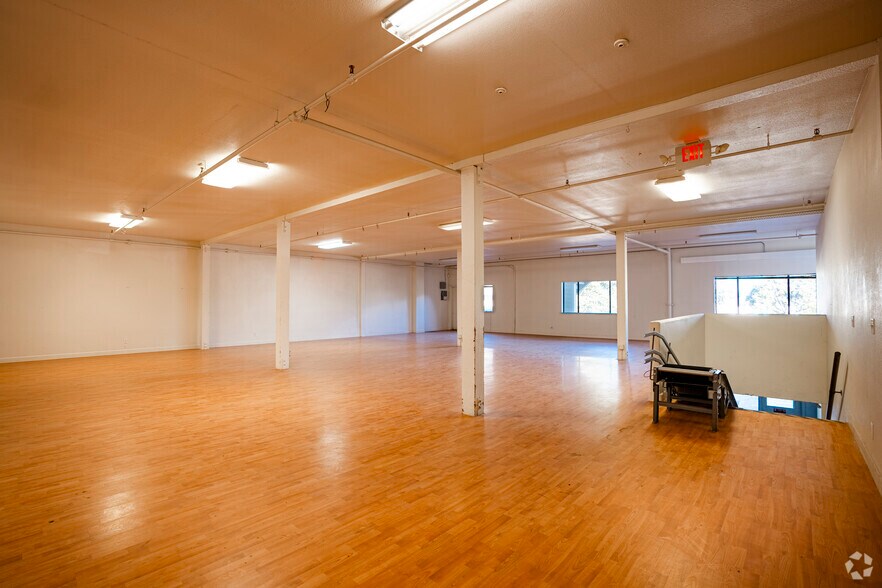 More Photos Of 842 Lighthouse Ave, Monterey Freestanding For Lease