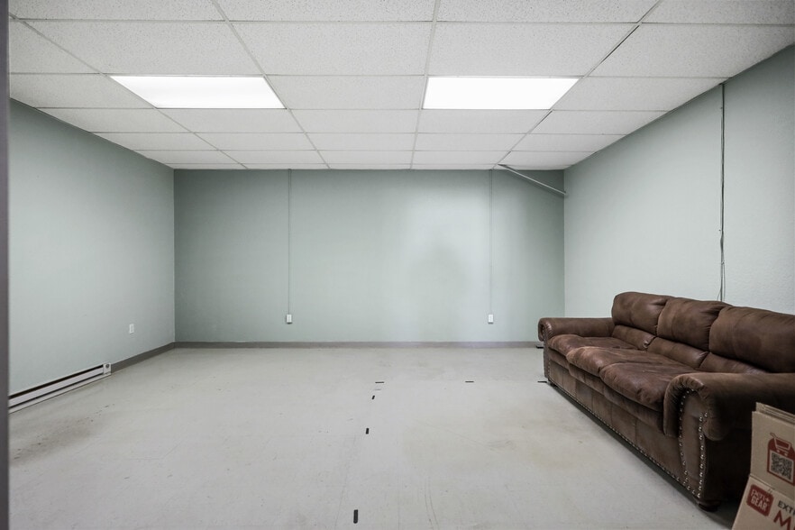 More Photos Of 854 Baseline Pl, Brighton Warehouse For Sale