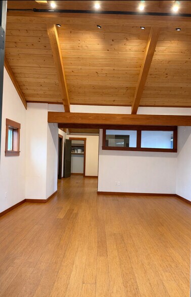 More Photos Of 139 W 2nd Ave, Cannon Beach Office For Lease