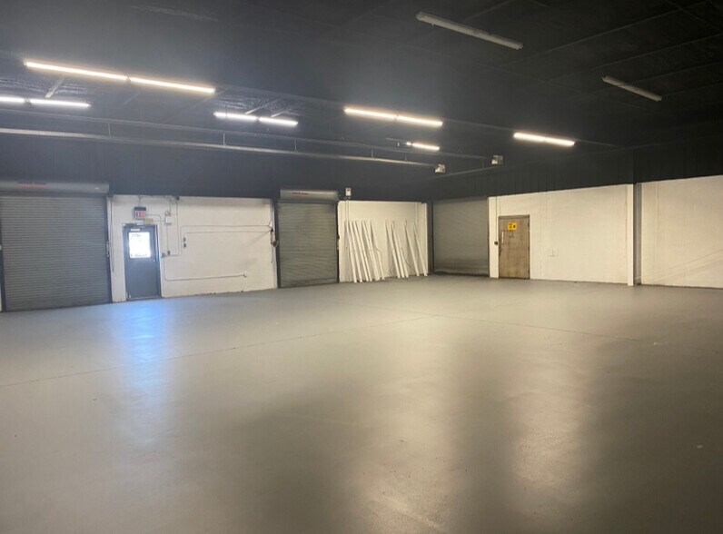 More Photos Of 455 Klutey Park Plaza Dr, Henderson Light Distribution For Sale