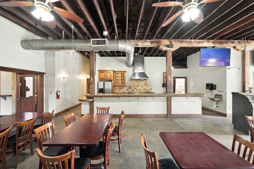 More Photos Of 1602-1608 Walnut St, Jacksonville Restaurant For Sale