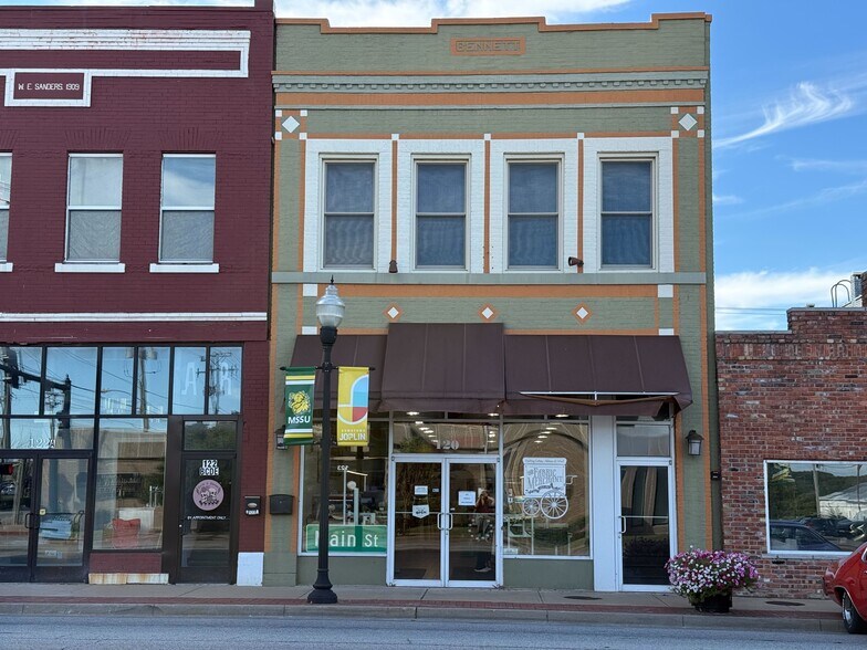More Photos Of 120 S Main St, Joplin General Retail For Sale