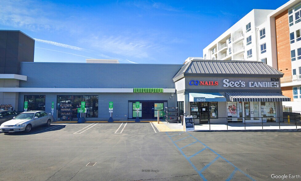 More Photos Of 6201-6203 Topanga Canyon Blvd, Woodland Hills Freestanding For Lease