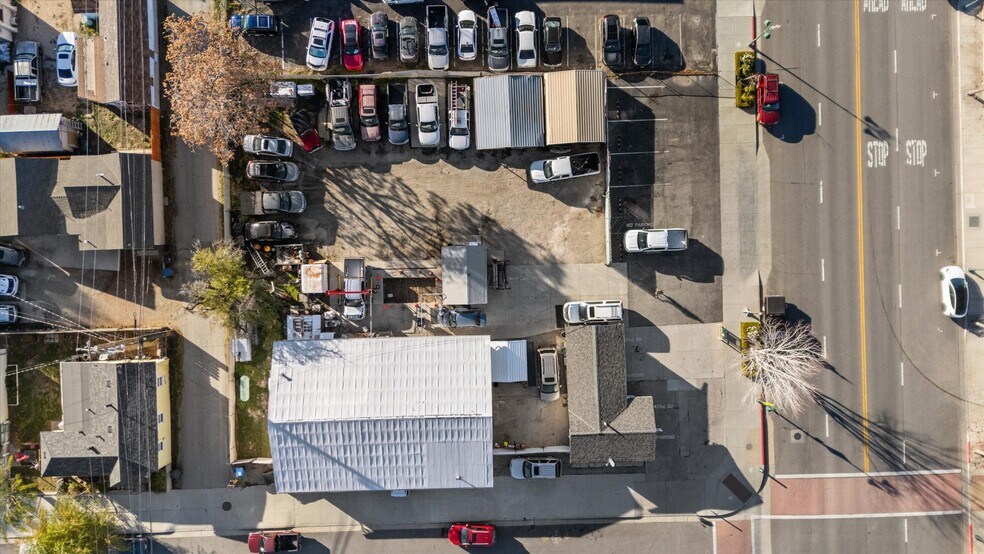 More Photos Of 230 E Tehachapi Blvd, Tehachapi General Retail For Sale