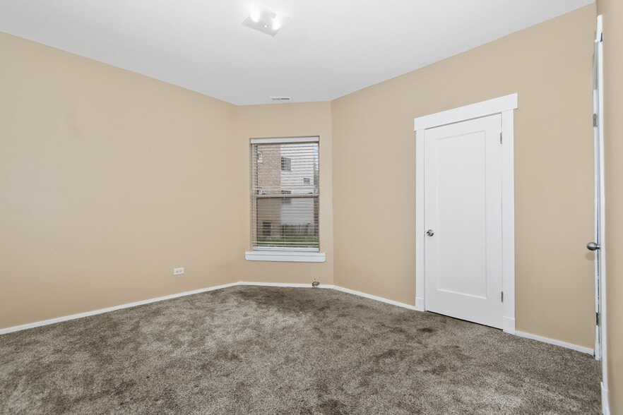 More Photos Of 1509 E 69th Pl, Chicago Apartments For Sale
