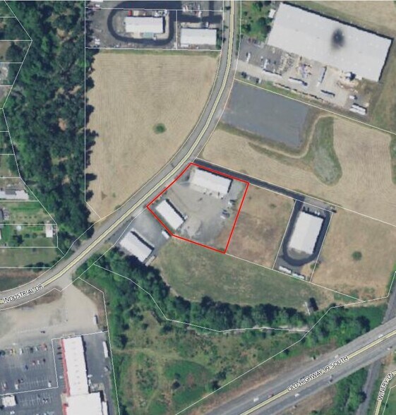 More Photos Of 239 Industrial Dr, Roseburg Warehouse For Lease