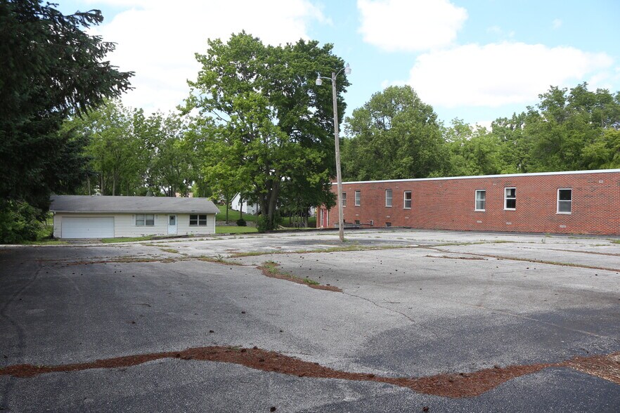 More Photos Of 1500 W Walnut St, Jacksonville Skilled Nursing Facility For Sale