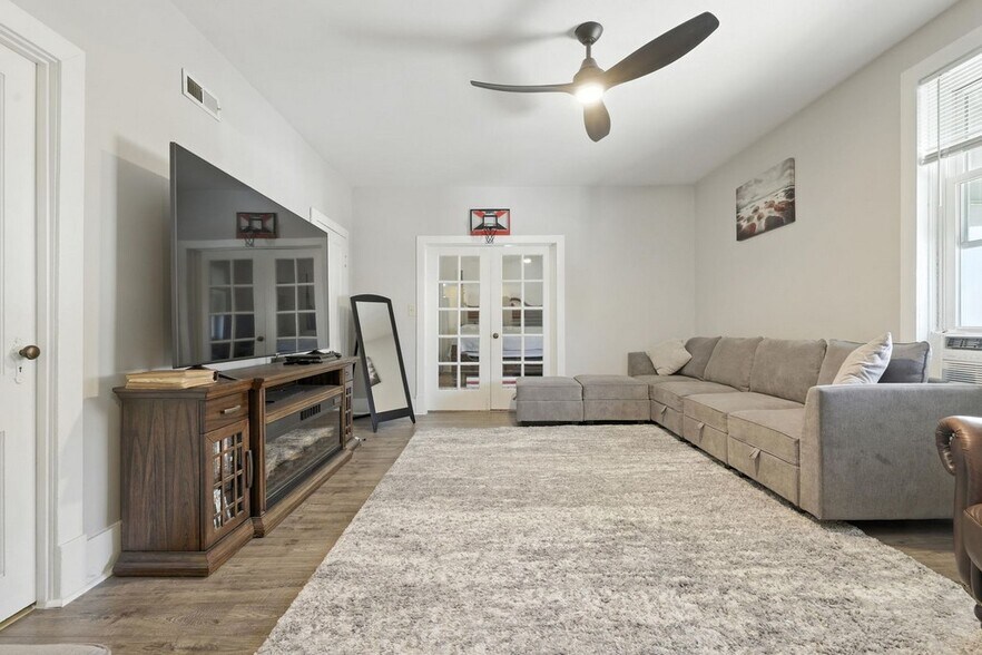 More Photos Of 9934-9936 Main St, Hebron Storefront Retail Residential For Sale