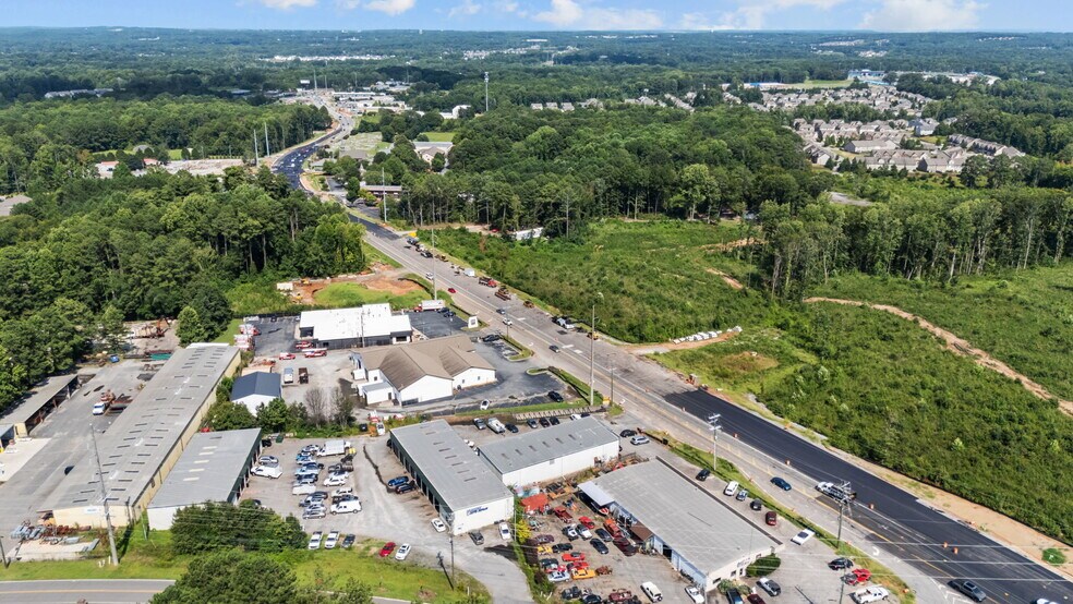 More Photos Of 5280 Atlanta Hwy, Alpharetta Auto Repair For Lease