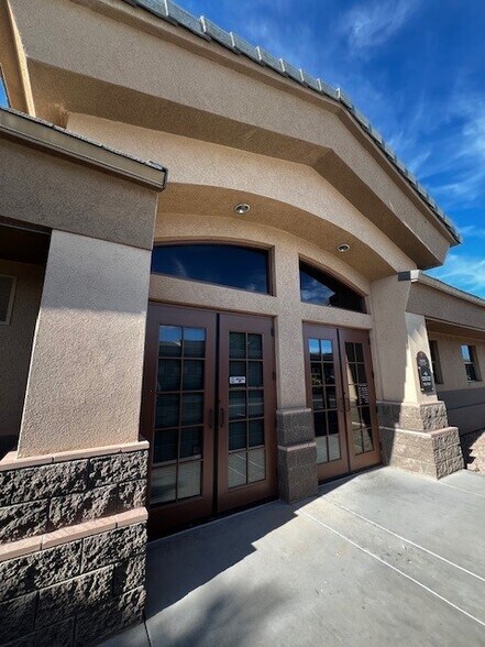 More Photos Of 8406 E Shea Blvd, Scottsdale Medical For Sale