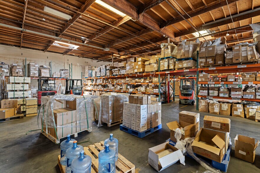 More Photos Of 1920 S Augusta Ct, Ontario Warehouse For Lease