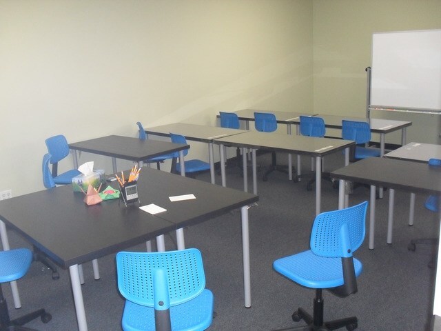 More Photos Of 4640-4650 Oakton St, Skokie Storefront For Lease