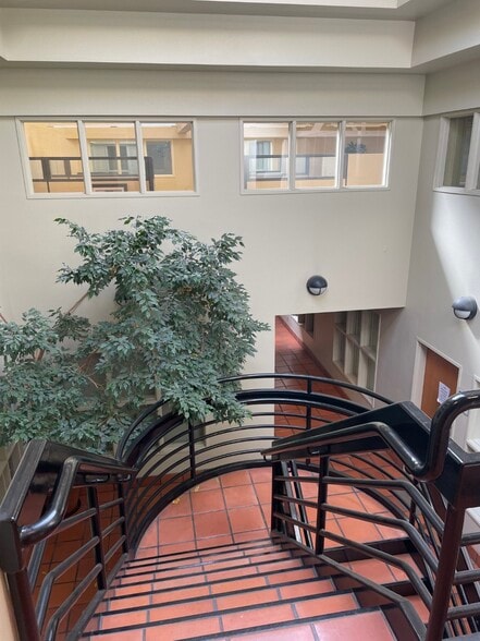 More Photos Of 220 4th St, Oakland Office For Lease