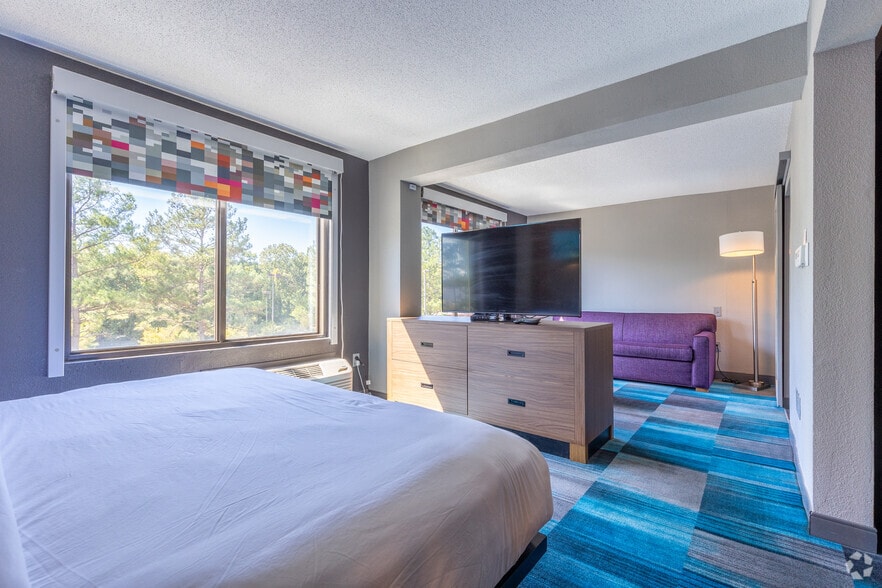 More Photos Of 217 Lanneau Ct, Columbia Hotel For Sale