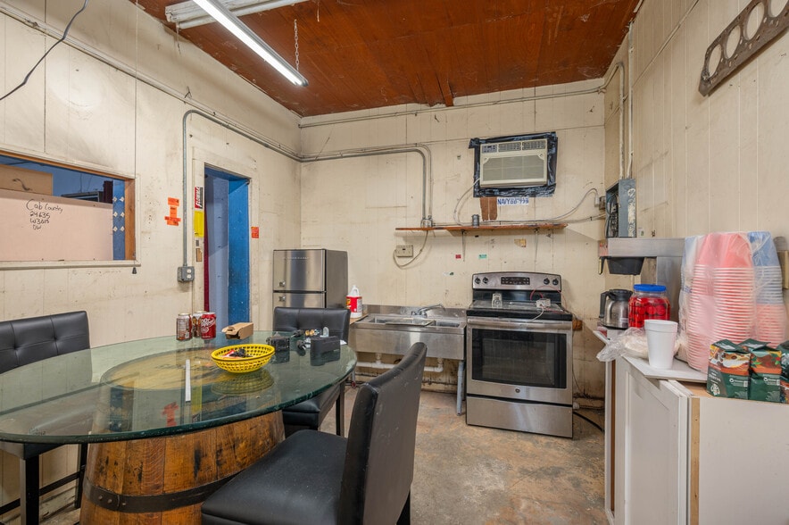 More Photos Of 322 S Scenic Hwy, Lake Wales General Retail For Sale