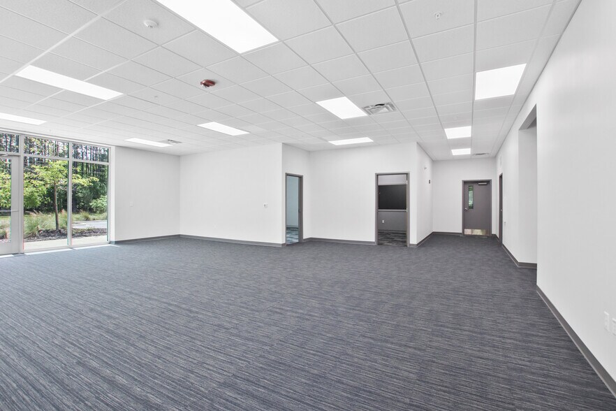 More Photos Of 157 Belgium Way, Summerville Unknown For Lease