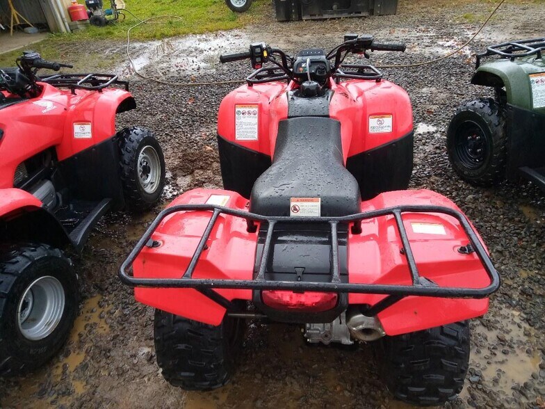 More Photos Of 224 Michael Ln, New Berlin Racetrack For Sale