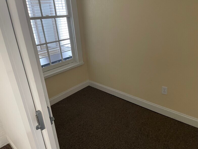 More Photos Of 410 2nd Ave, Opelika Office For Lease