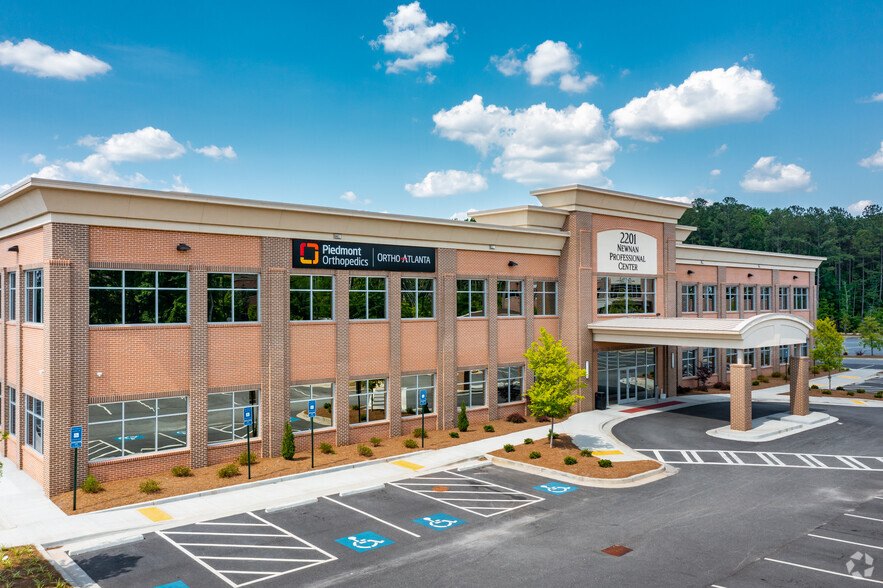 Primary Photo Of 2201 Newnan Crossing Blvd, Newnan Medical For Lease