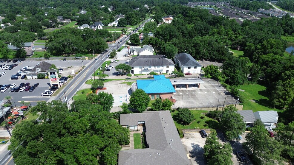 More Photos Of 7346 Highland Rd, Baton Rouge Bank For Sale