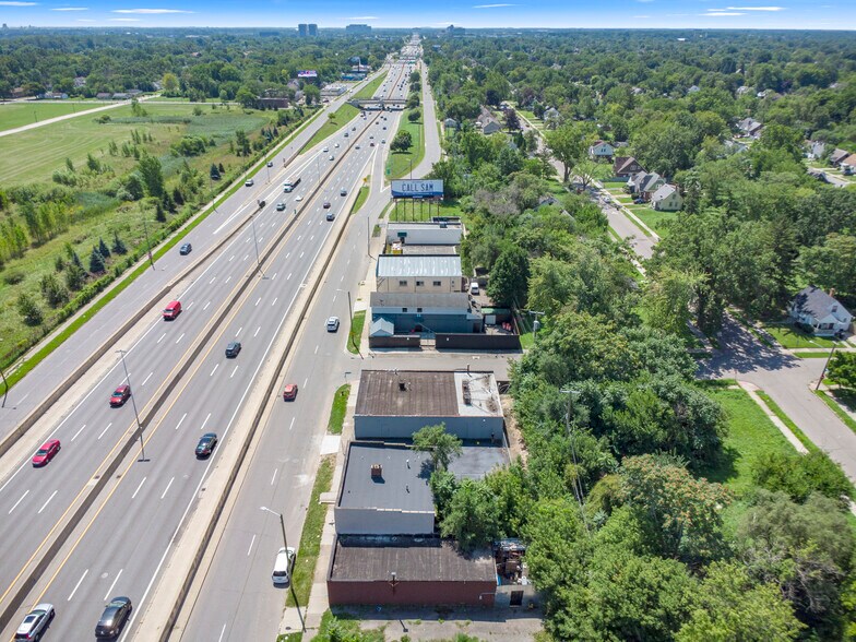 More Photos Of 8411 Southfield Fwy, Detroit Auto Dealership For Sale