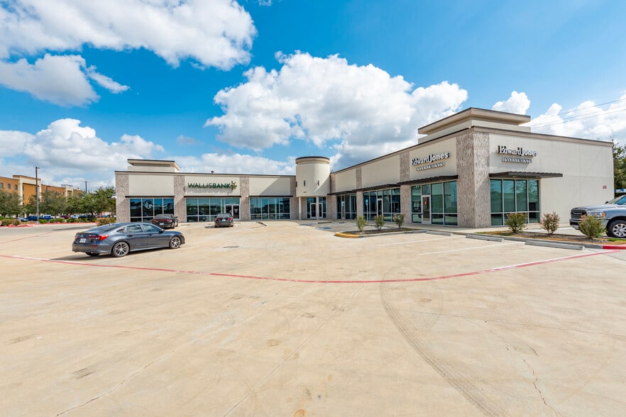 More Photos Of 4805 E Sam Houston Pky S, Pasadena Medical For Lease