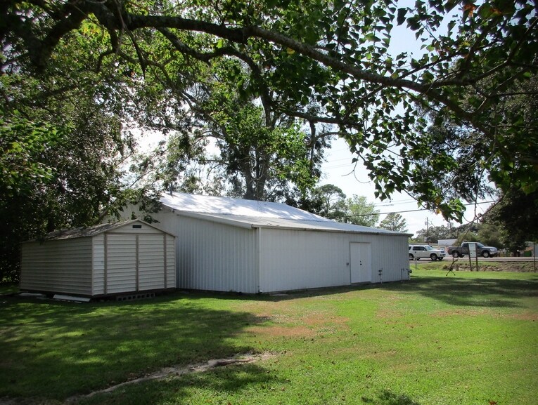 More Photos Of 15277 Highway 90, Paradis General Retail For Sale